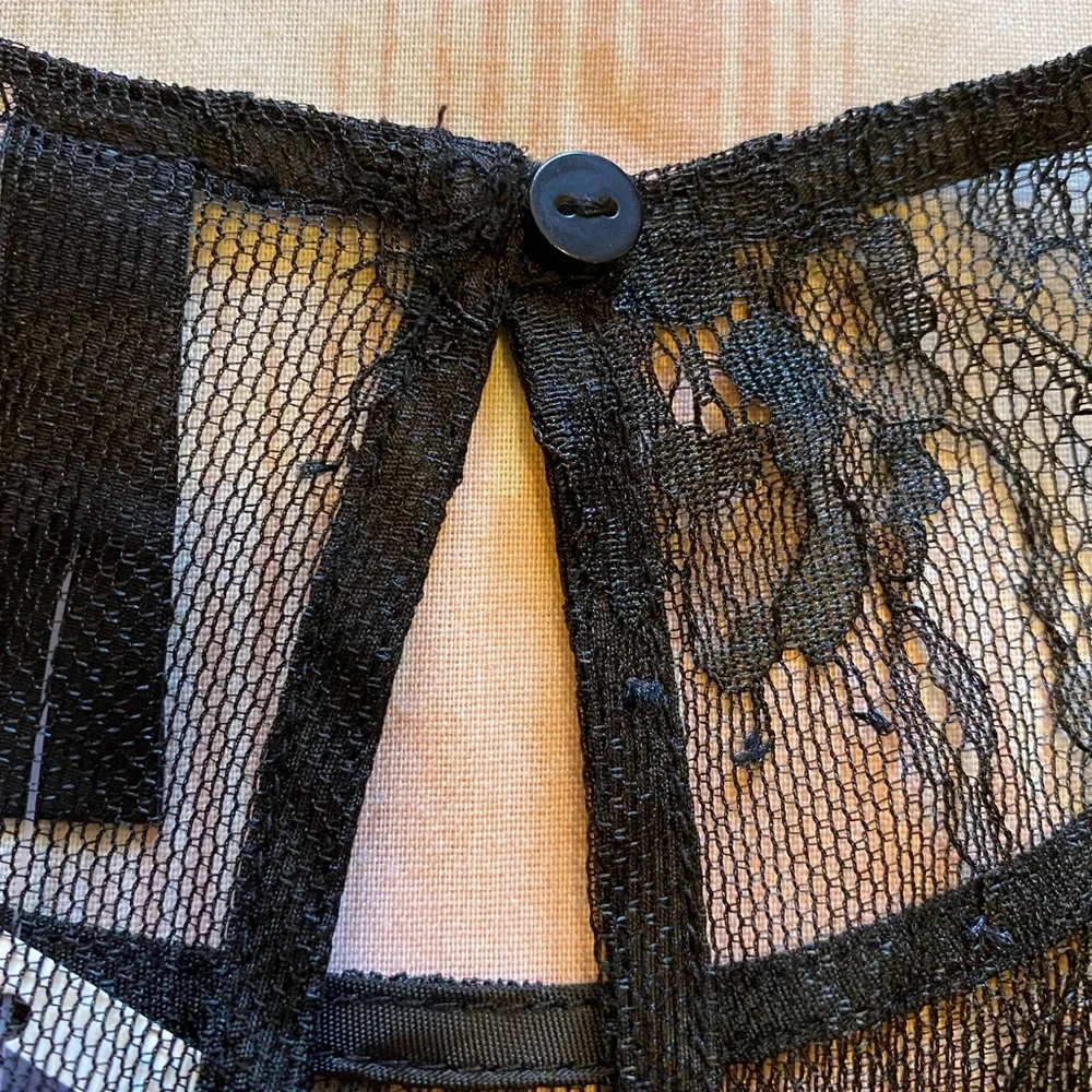 Divided Black Puff Sleeve Floral Lace Top - Picture 10 of 11